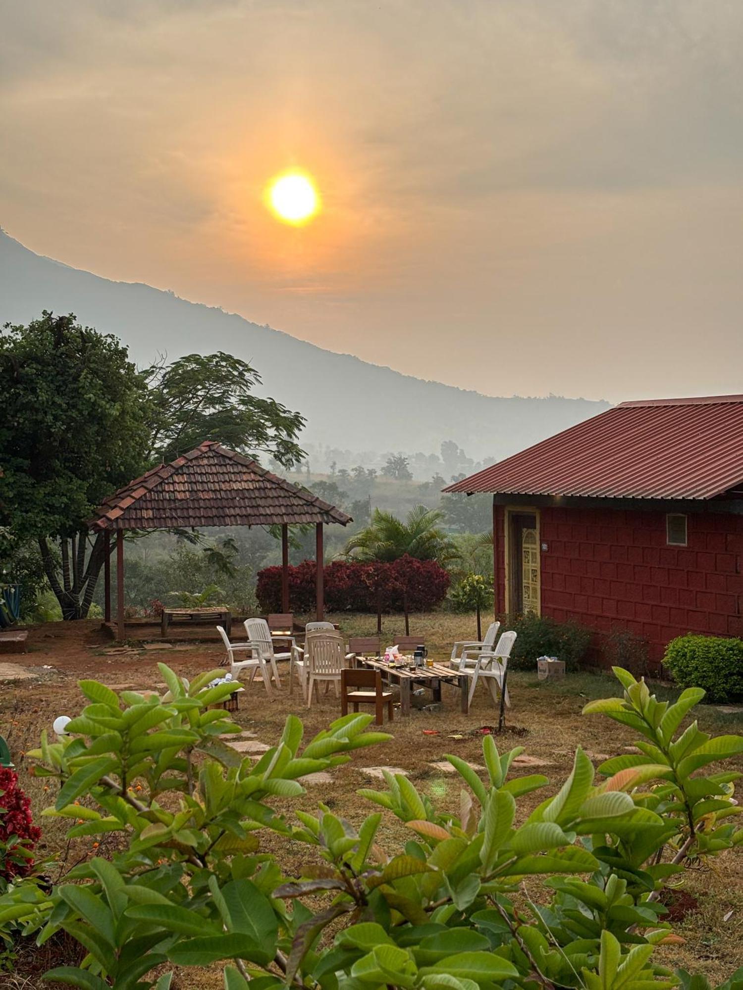 Mysticstays Resort Wai Luaran gambar