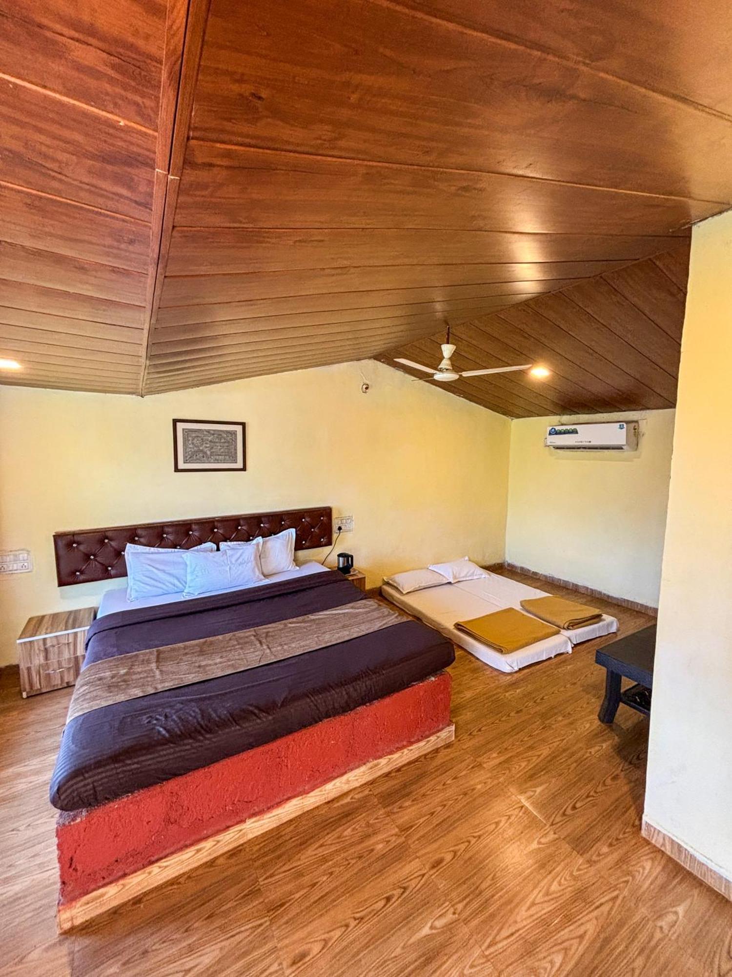 Mysticstays Resort Wai Luaran gambar